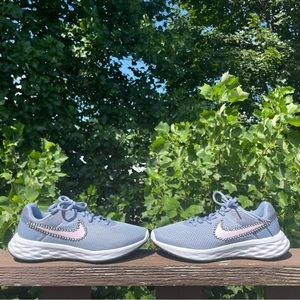 Women’s Nike Sneaker